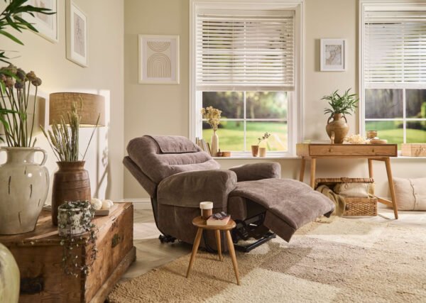 Lawson Stills (12)_result