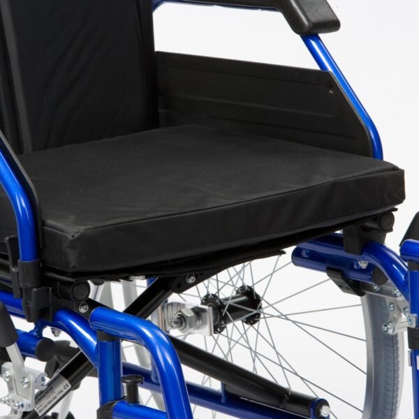 CU012_22_Vinyl_Wheelchair_Cushion_01.jpg